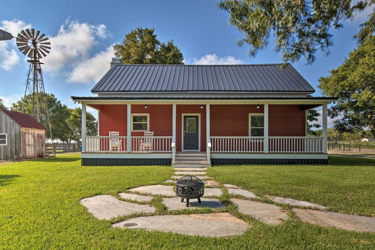 Peaceful Schulenburg Farmhouse With Fire Pit And Grill Bagian luar foto